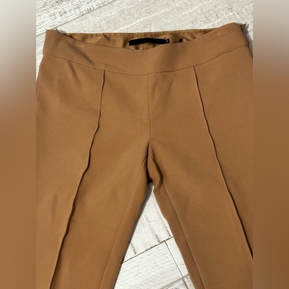 L.A.M.B. Capri Skinny Pants Sz. 4 Stretchy in Copper /Brown Mustard Color - Picture 3 of 4